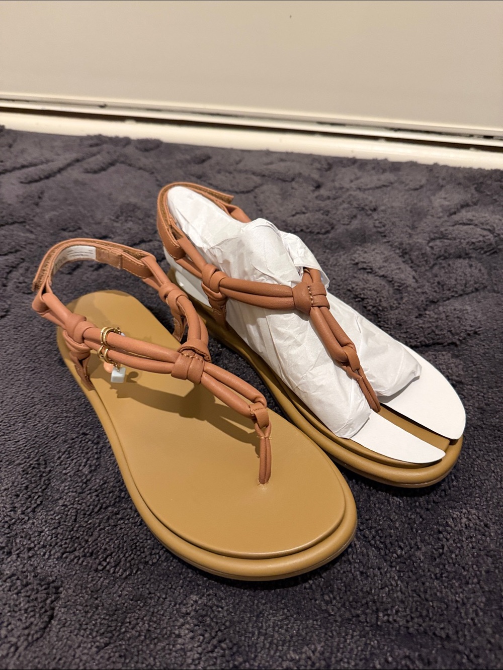 New Sperry Women's Isla T-bar Sandal
T-Strap Flat Sandals, Flat Heel size 7.5